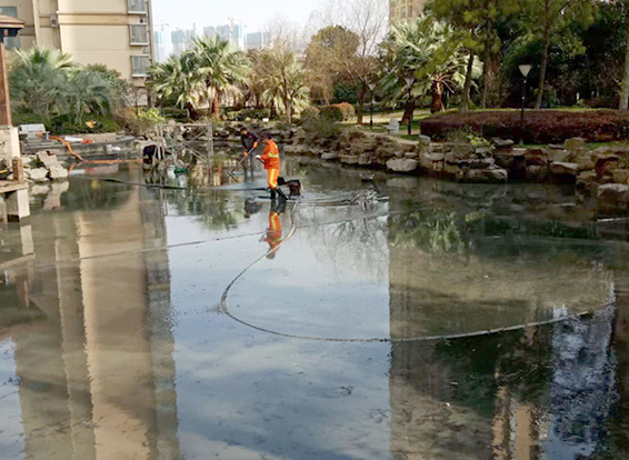 木棠镇景观池淤泥清理