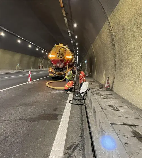 木棠镇隧道排水渠清淤